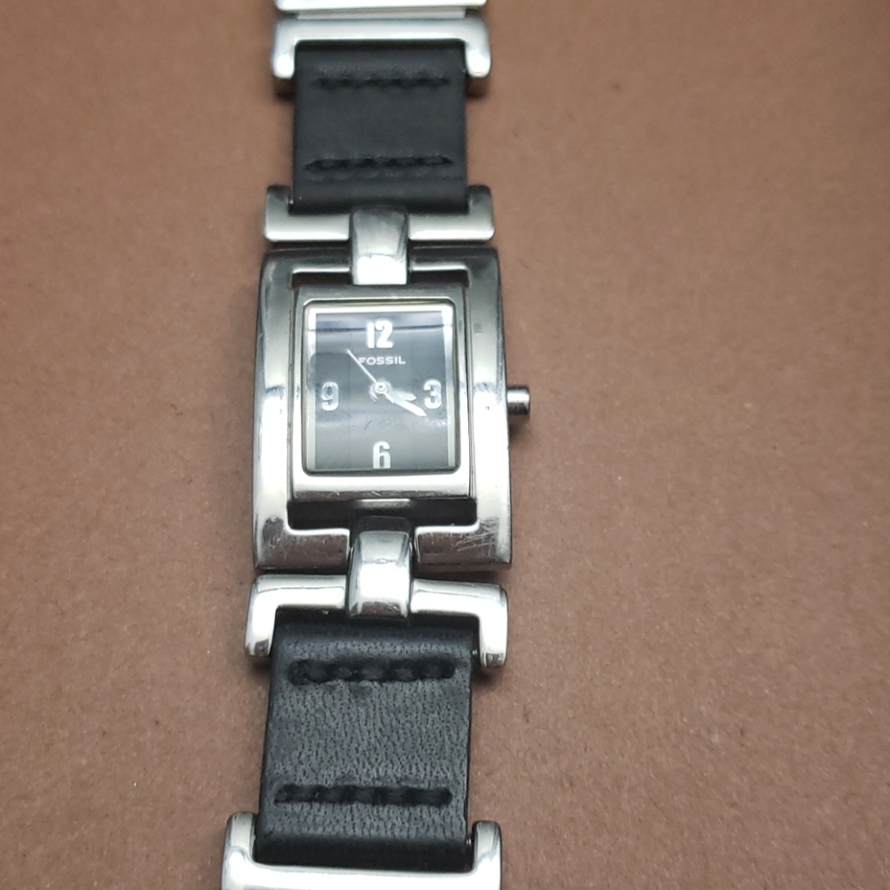 Fossil Watch - Picture 3 of 7